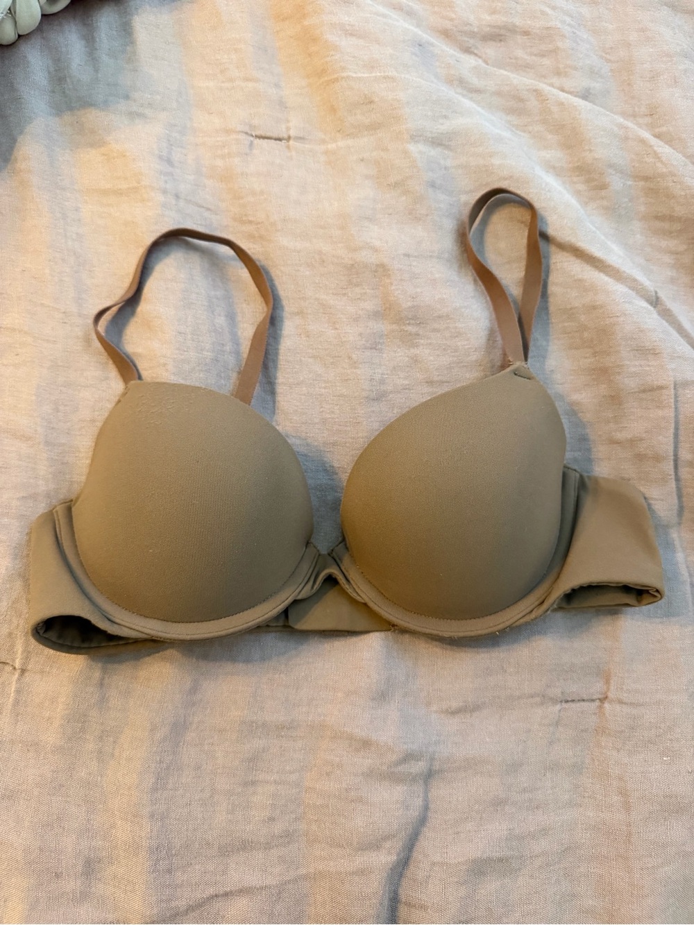 SKIMS Light Beige Molded T-Shirt Bra